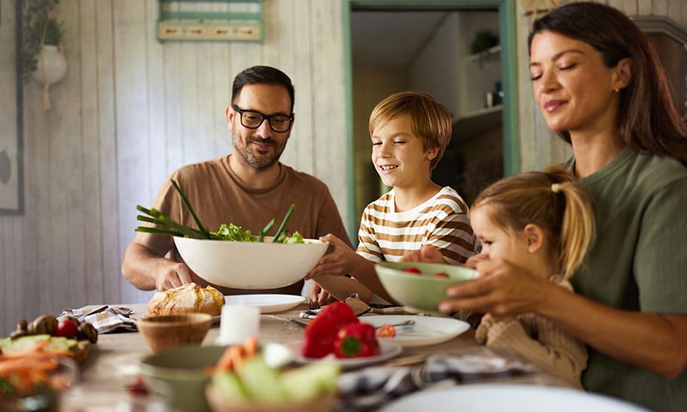 family eating a healthy dinner together in New Jersey